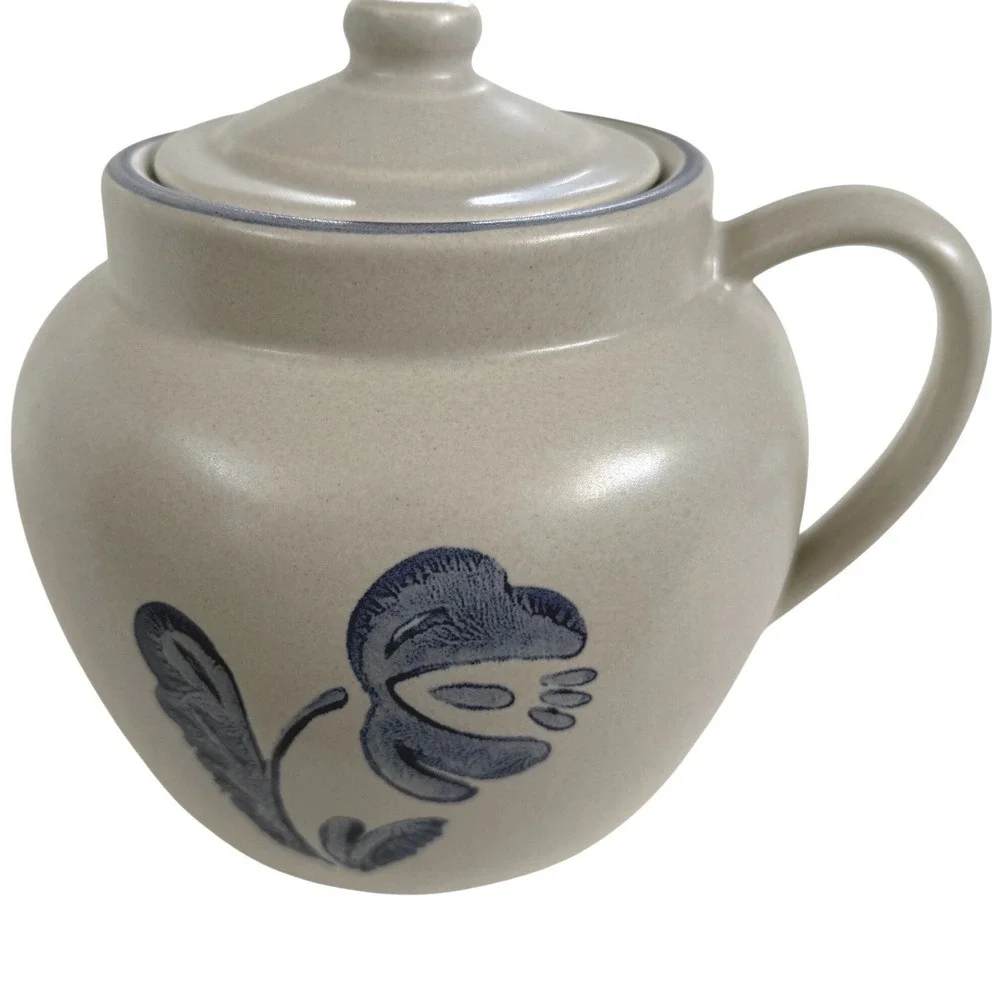 Vintage‎ Pfaltzgraff Yorktowne Large Bean Pot w Lid Blue Floral USA